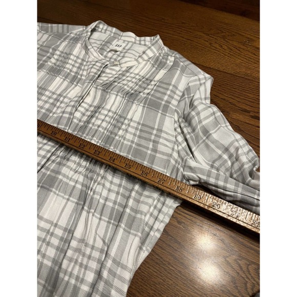 GAP Womens Gray & White Plaid Collar Pleated Front Flannel Blouse Sz Small EUC - Picture 8 of 9